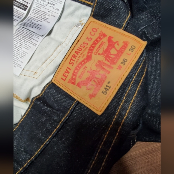 *SOLD* Levi's 541 36x30 excellent condition - Picture 4 of 4